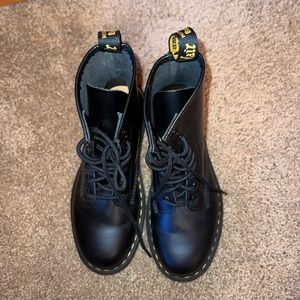 Black Dr. Martins 1460 Women’s Smooth Leather Lace Up Boots.
